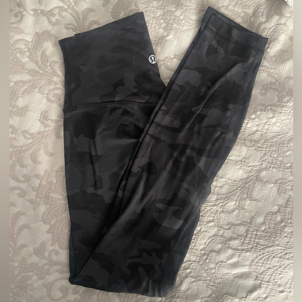 Lululemon Aligns. Size 2. 25”